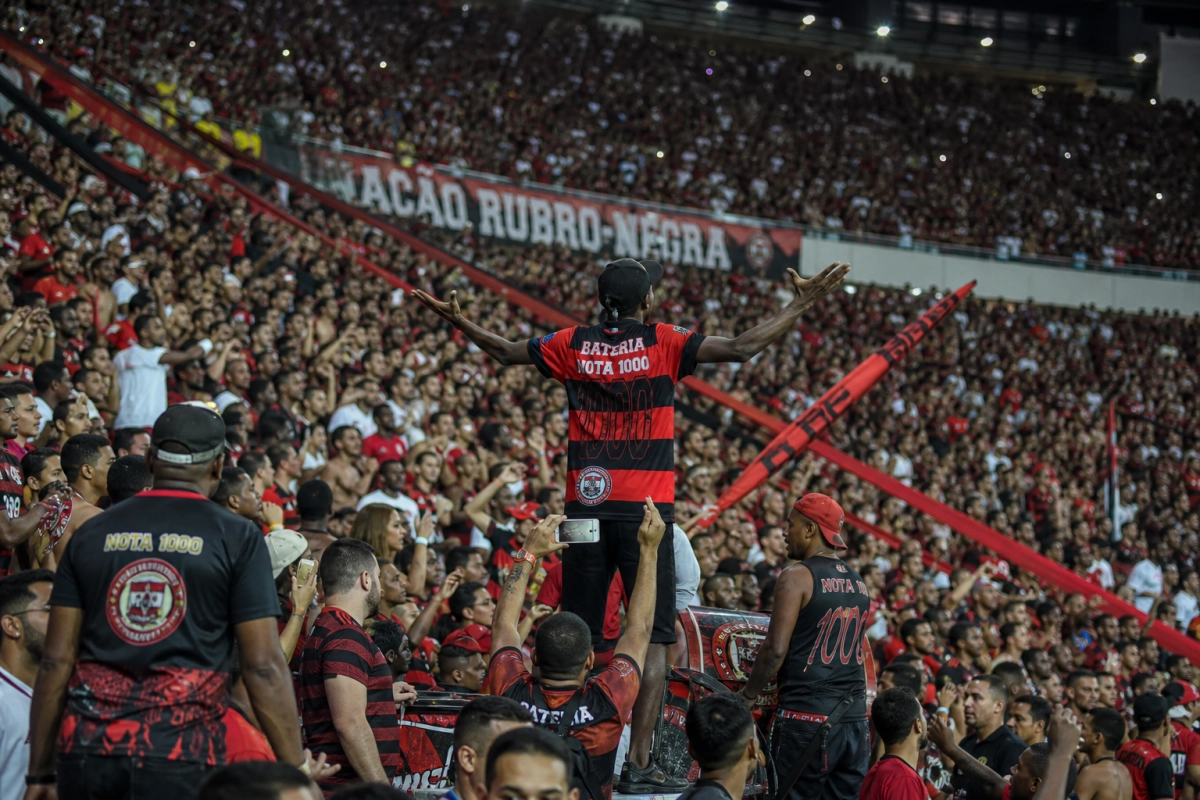 A história e função dos cânticos e coreografias da Nação Rubro-Negra